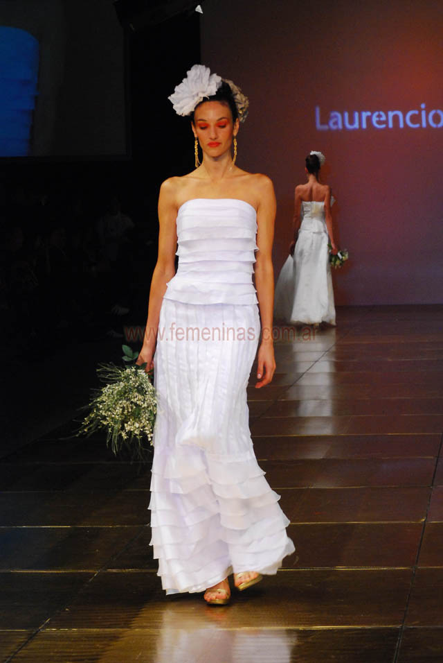 Vestido de novia strapless plisado Laurencio Adot